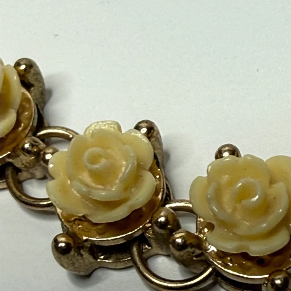 Vintage celluloid roses hard and soft chunky chain bracelet size 7